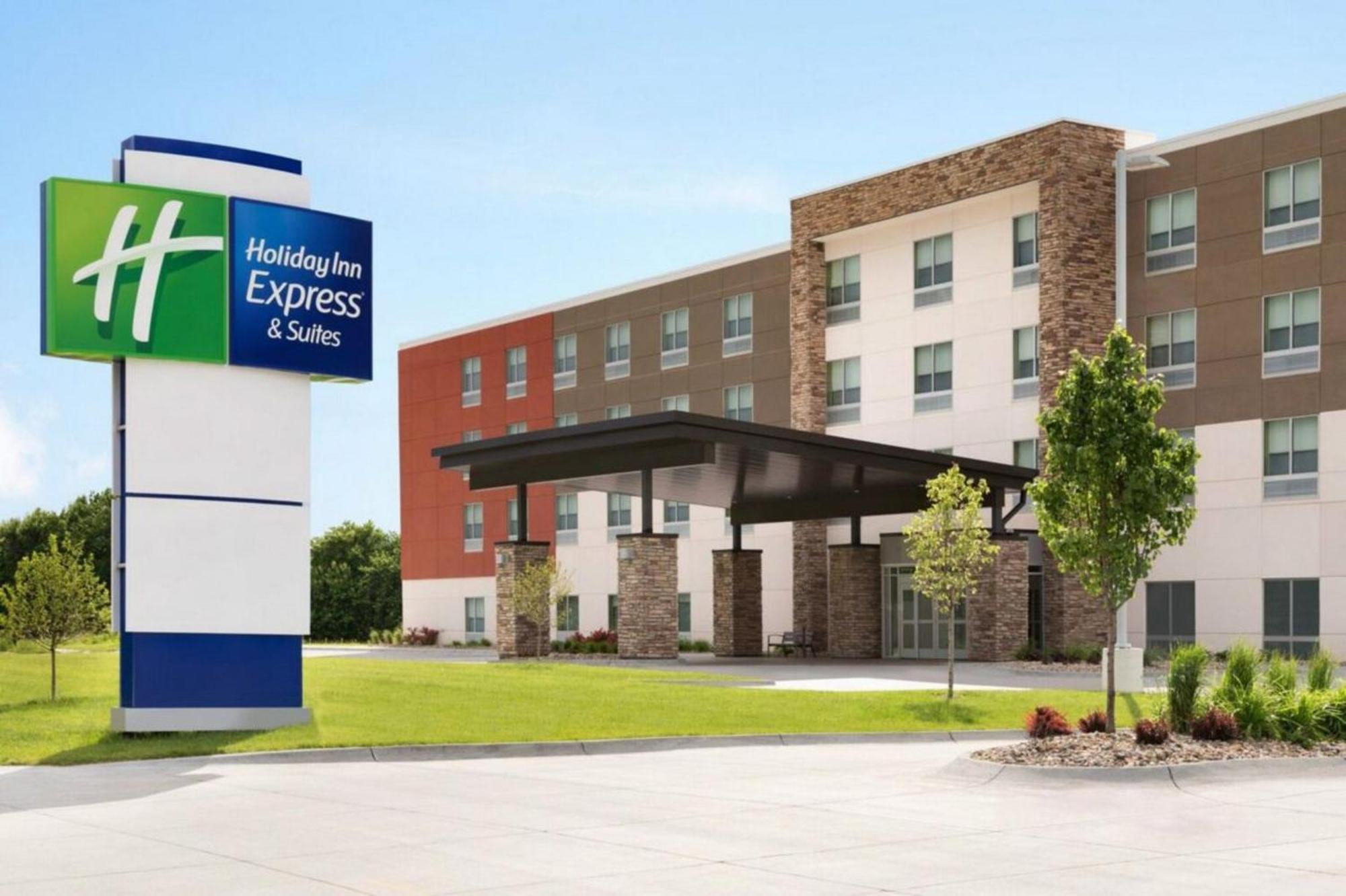 Holiday Inn Express & Suites Mansfield - Ontario By Ihg エクステリア 写真